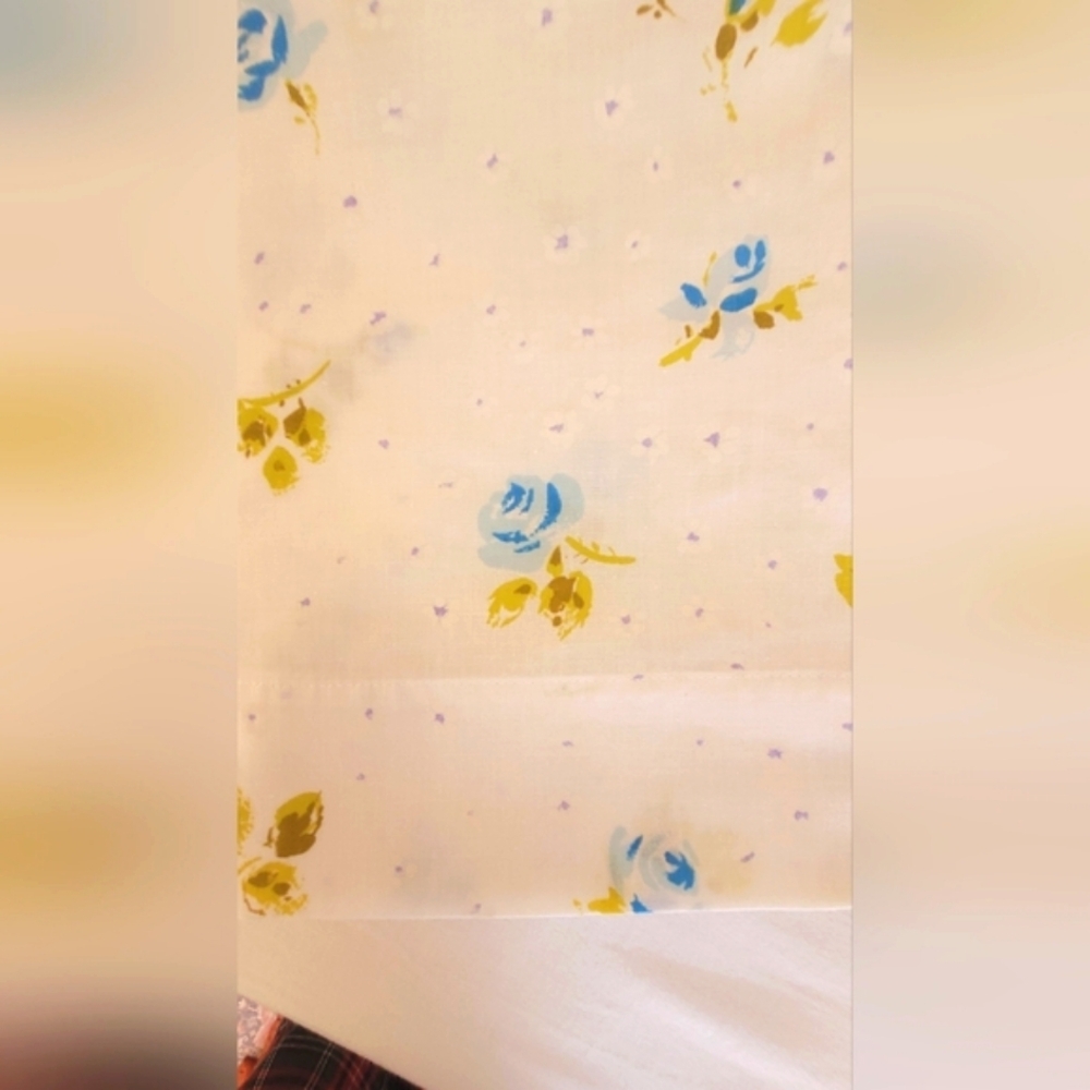 VINTAGE 70's Dbl Flat Sheet, Small Blue Rose Buds w/ Grn, Cot/poly Blend, 1pc - Picture 12 of 12